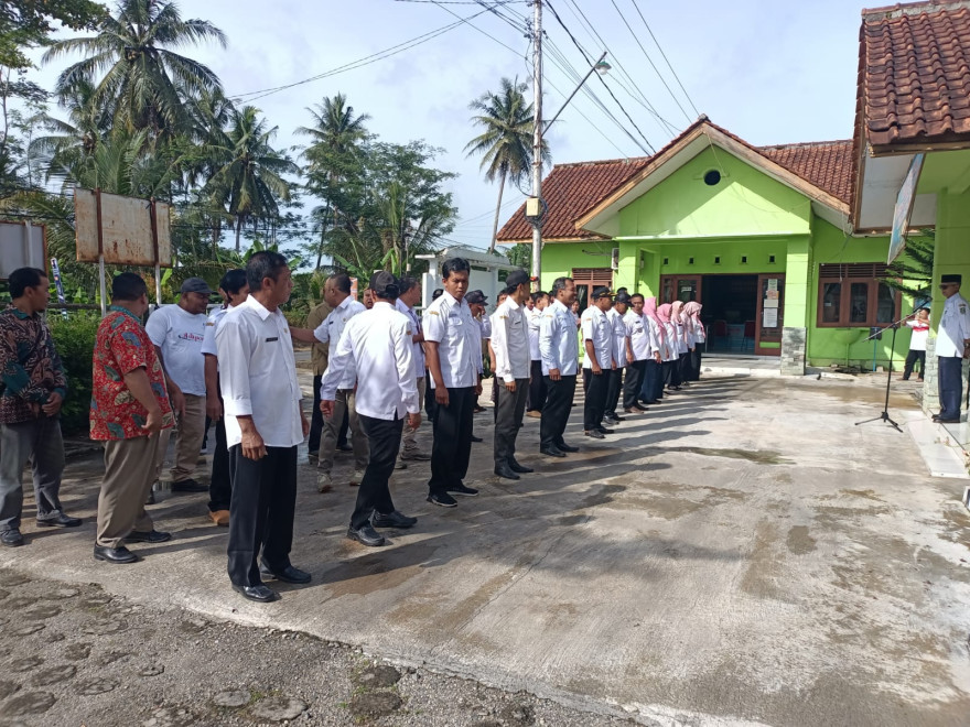 Peringatan Hari Desa di Kecamatan Rakit Menumbuhkan Semangat Gotong Royong dan Ketahanan Pangan